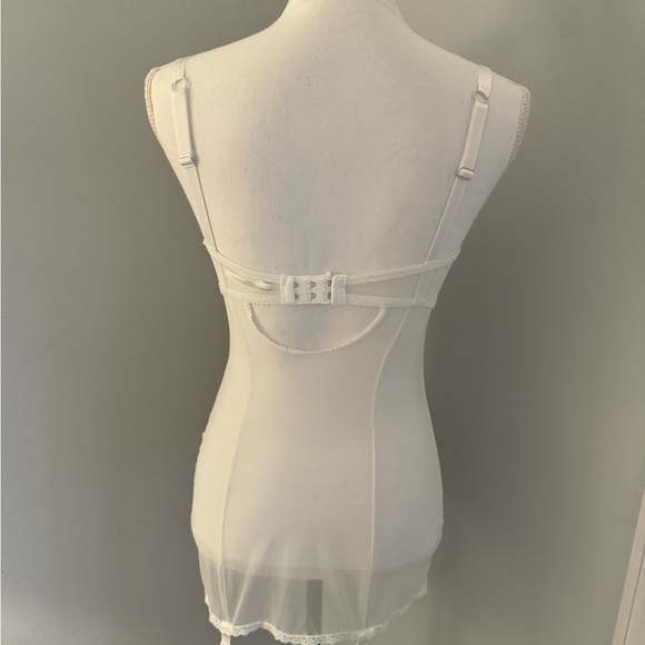 Victoria’s Secret I DO Wedding collection White Bustier. 36C. NWOT - Picture 6 of 13